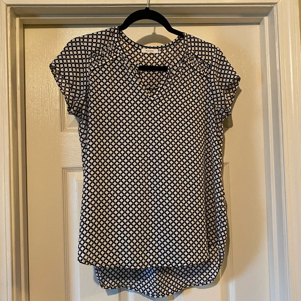 Pleione Black and White Pattern Blouse